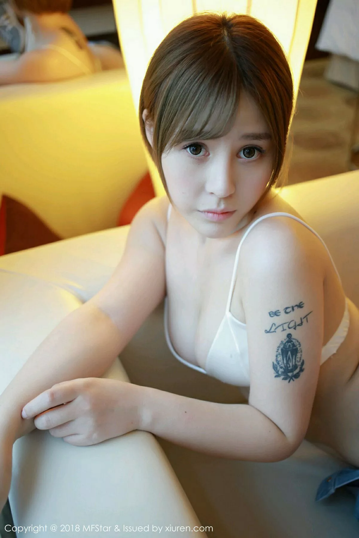 艾莉写真
