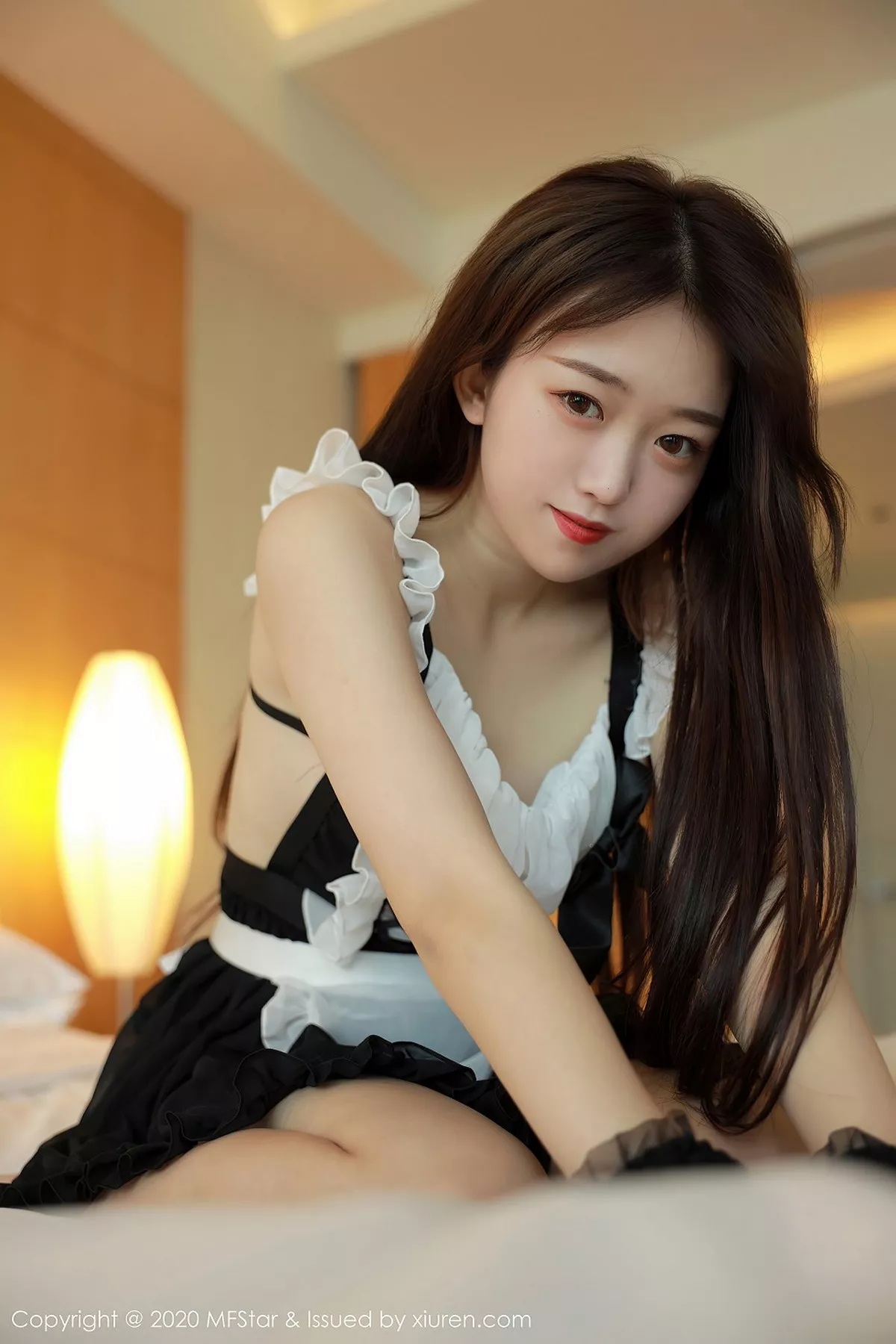 小奶瓶呜鸣写真