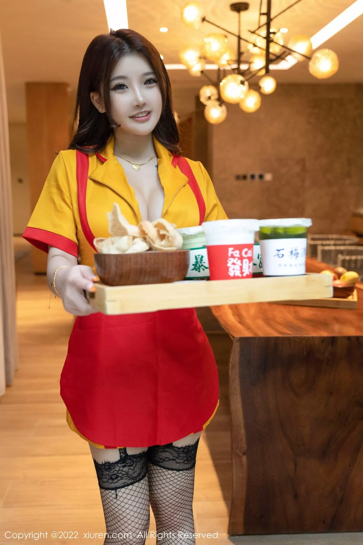 小海臀写真